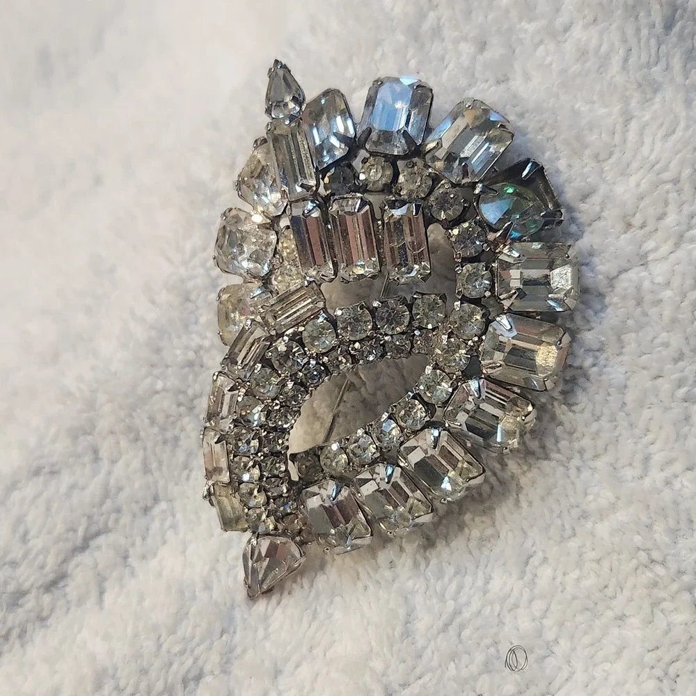 Silver Tone Clear Rhinestone Baguette Teardrop Brooch Pin Aurora Borealis vtg‎